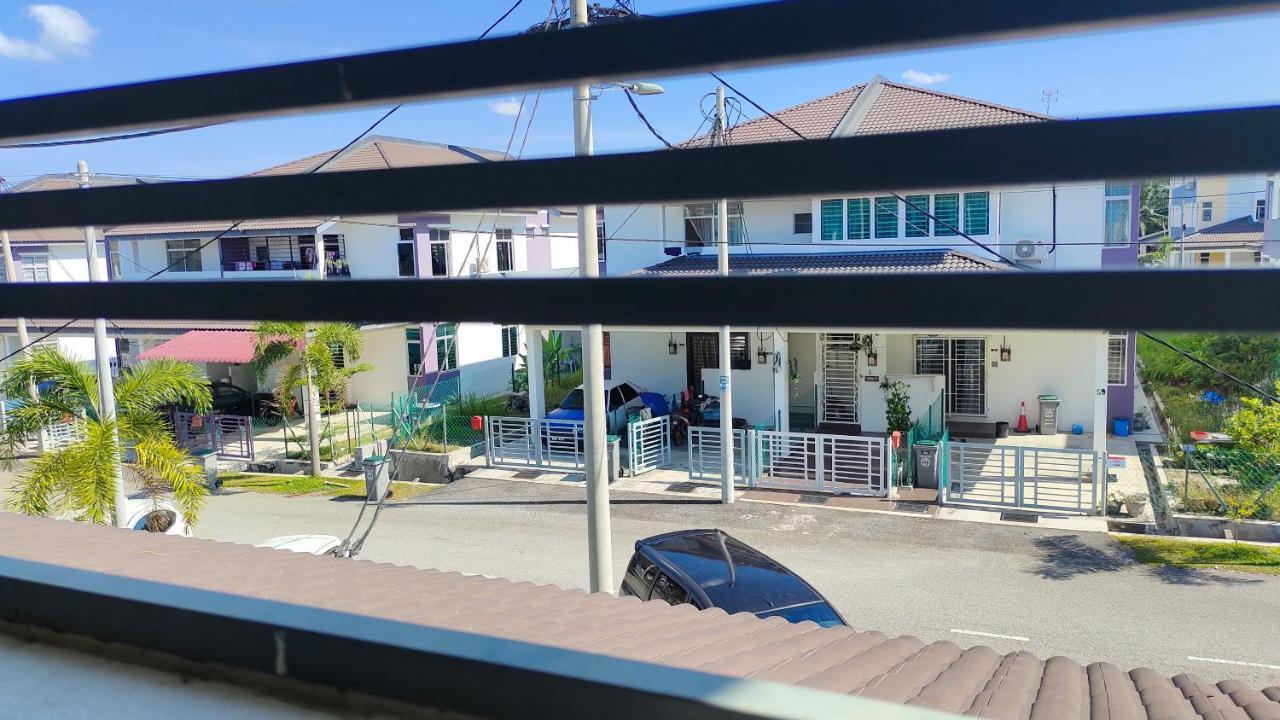 Dadide Guesthouse Alor Gajah Bagian luar foto